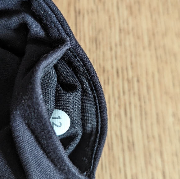 Lululemon wide leg crops - Picture 3 of 4